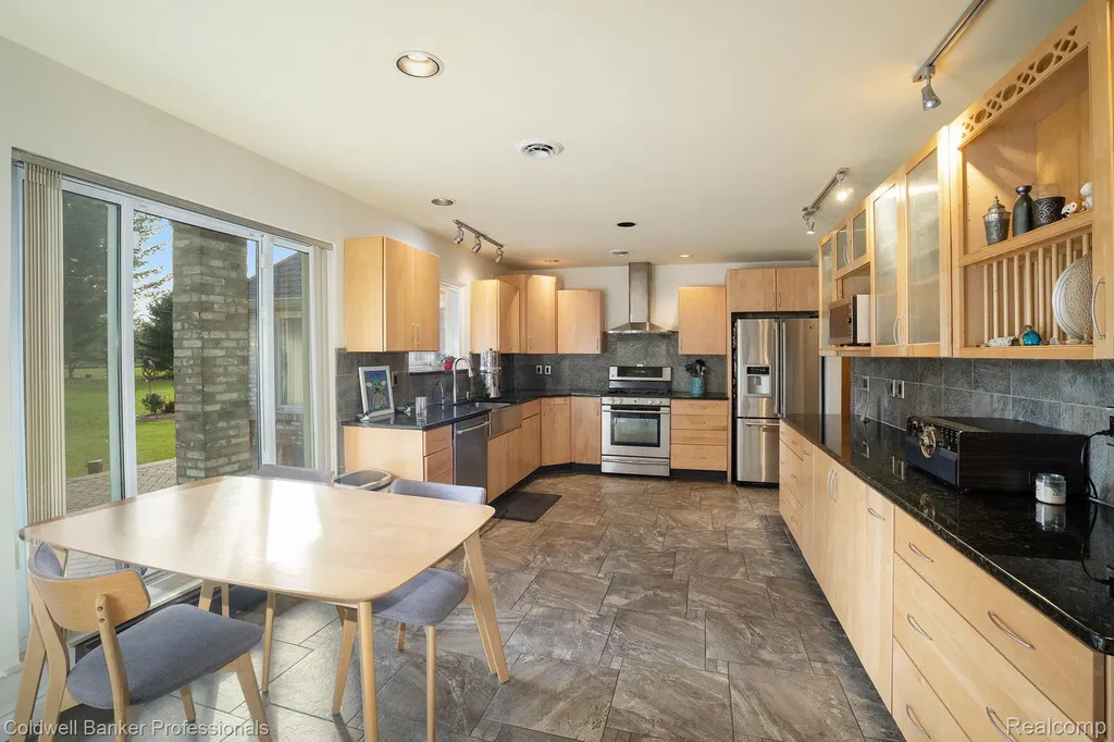 3972 Chevron Drive Highland Charter Township MI 48356