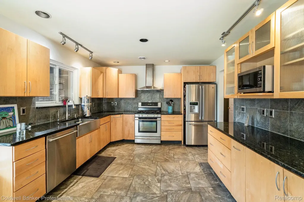 3972 Chevron Drive Highland Charter Township MI 48356