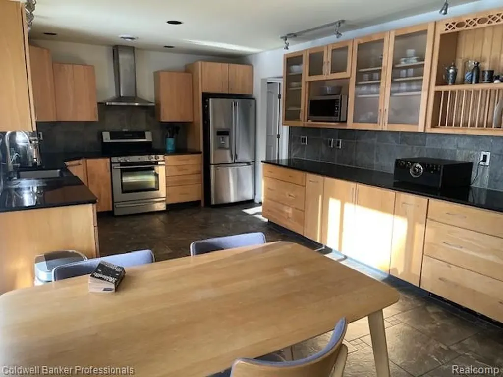 3972 Chevron Drive Highland Charter Township MI 48356