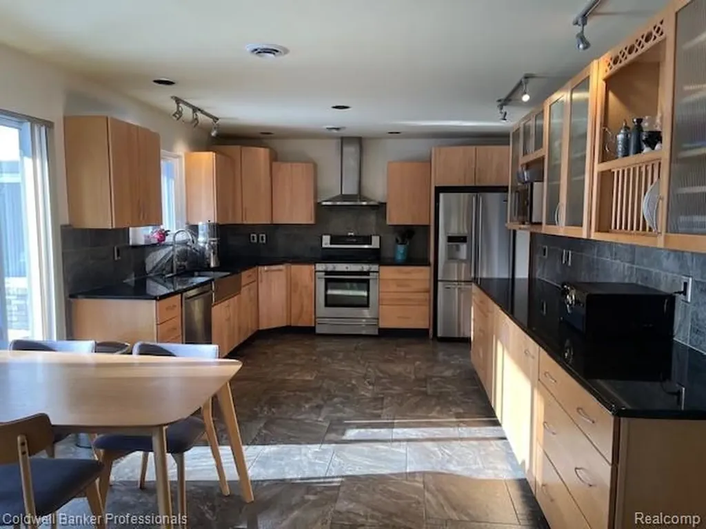 3972 Chevron Drive Highland Charter Township MI 48356