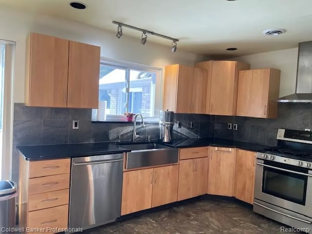 3972 Chevron Drive Highland Charter Township MI 48356