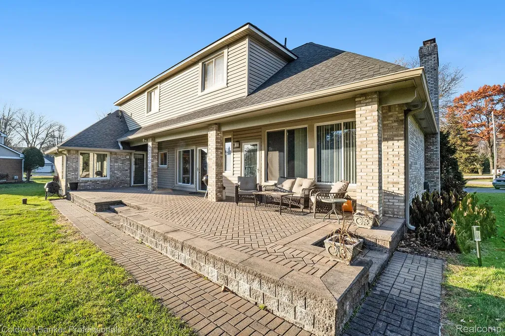 3972 Chevron Drive Highland Charter Township MI 48356