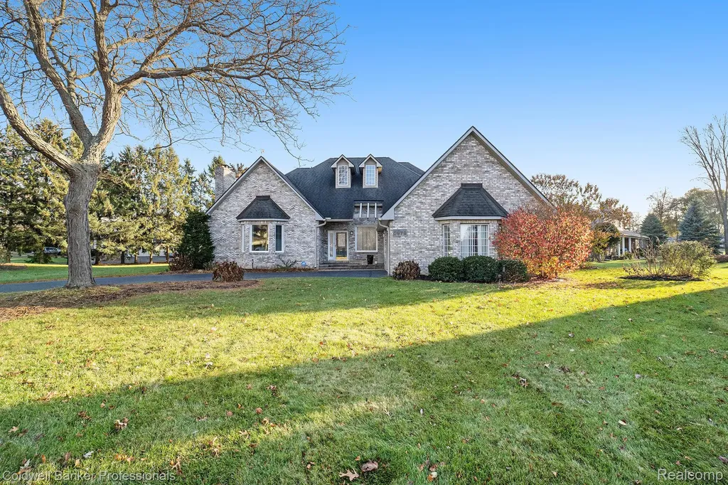 3972 Chevron Drive Highland Charter Township MI 48356