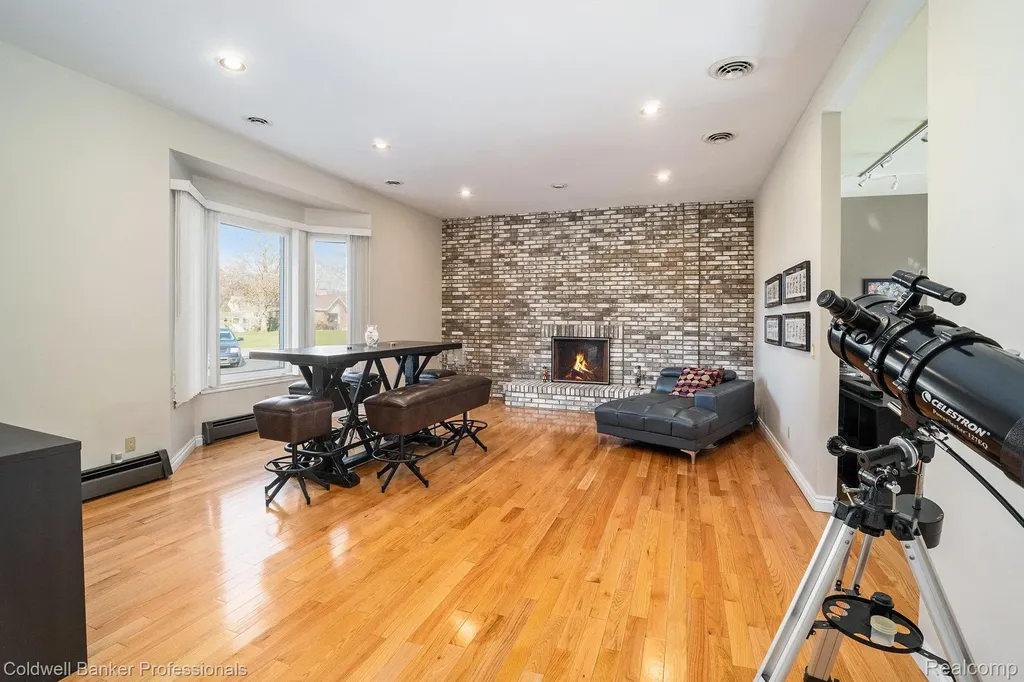 3972 Chevron Drive Highland Charter Township MI 48356