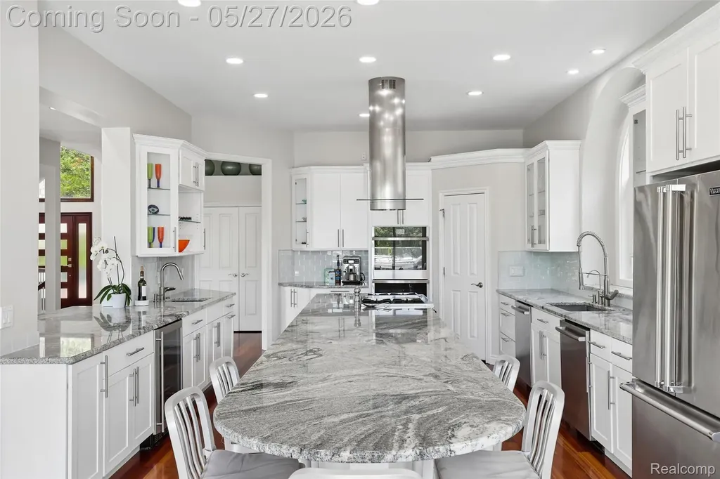 1600 Vanstone Drive Commerce Charter Township MI 48382