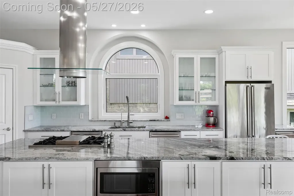 1600 Vanstone Drive Commerce Charter Township MI 48382