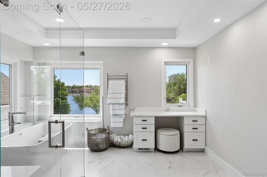 1600 Vanstone Drive Commerce Charter Township MI 48382