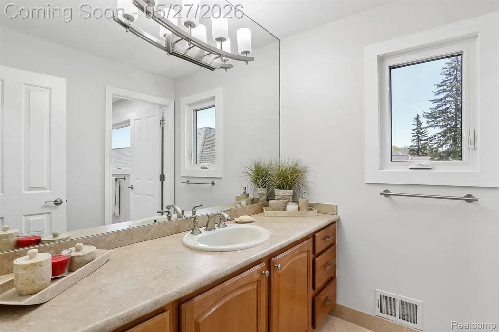 1600 Vanstone Drive Commerce Charter Township MI 48382
