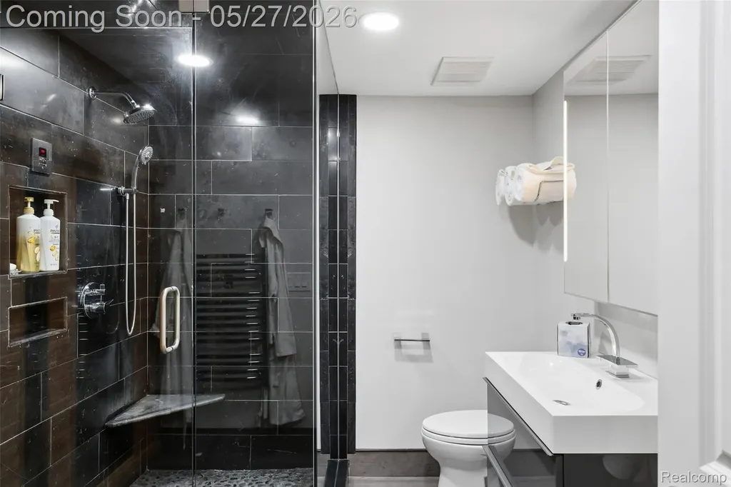 1600 Vanstone Drive Commerce Charter Township MI 48382