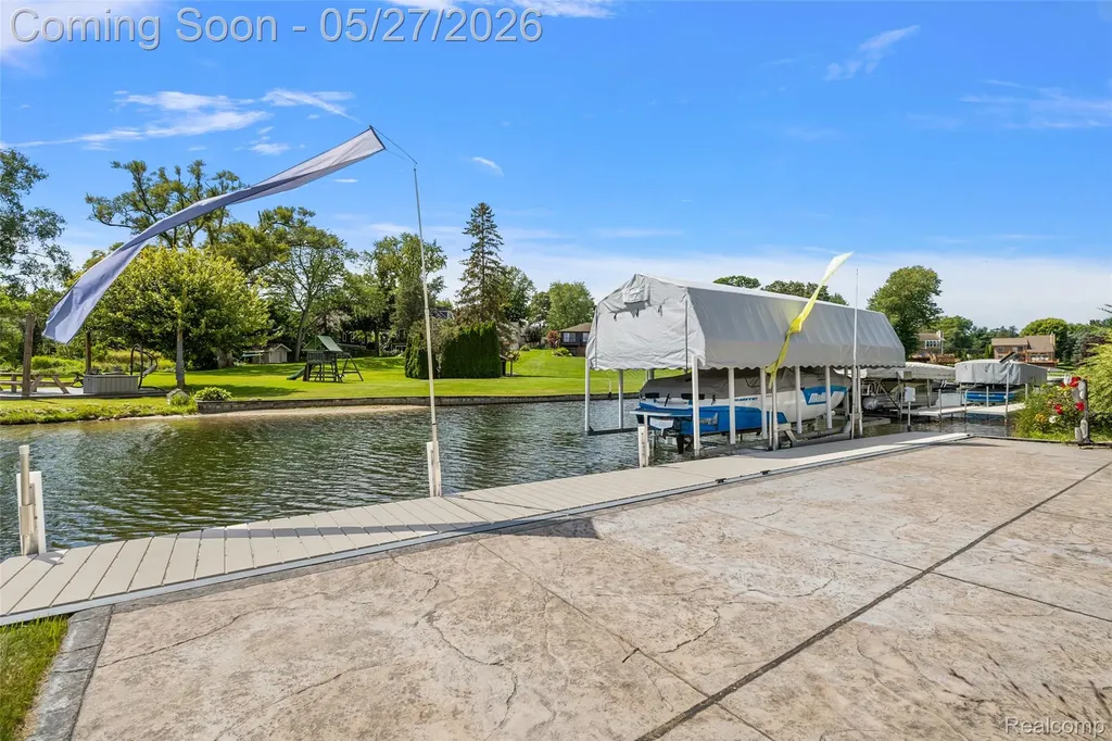 1600 Vanstone Drive Commerce Charter Township MI 48382