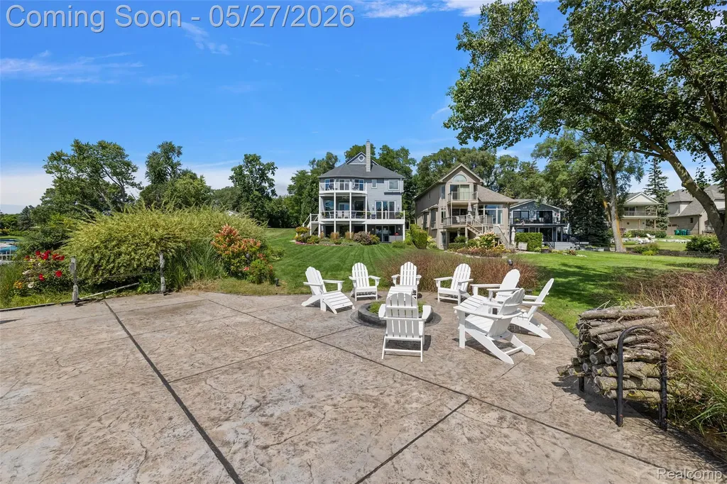 1600 Vanstone Drive Commerce Charter Township MI 48382