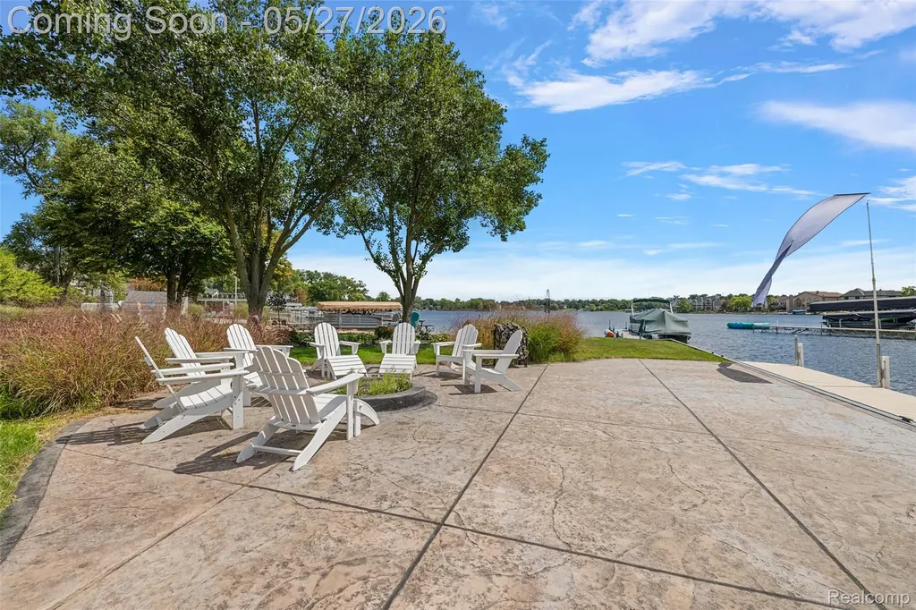 1600 Vanstone Drive Commerce Charter Township MI 48382