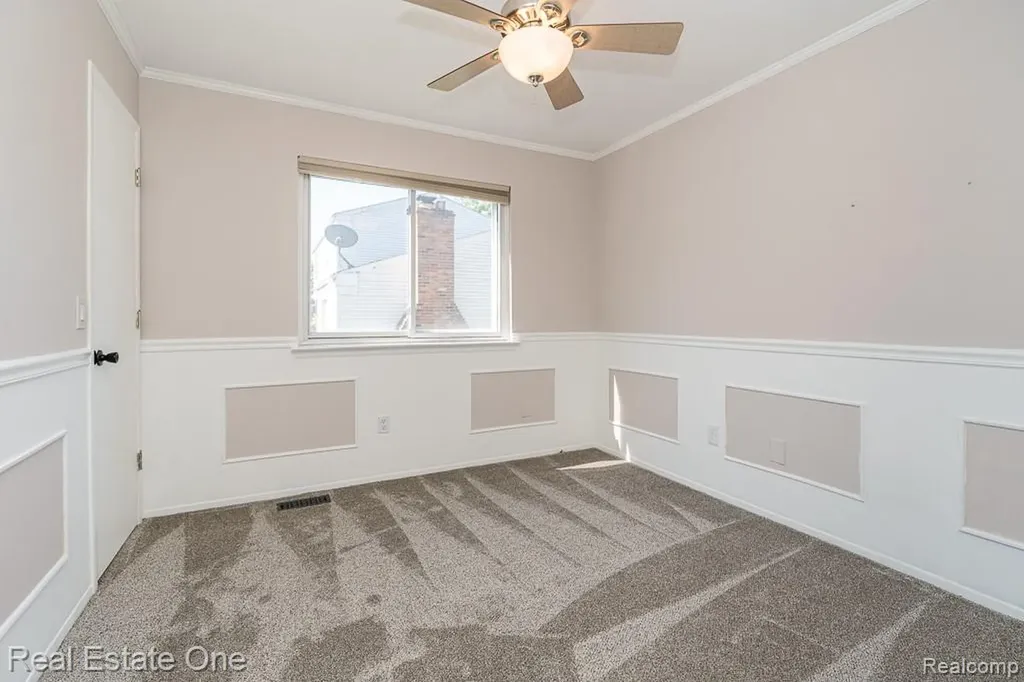 1157 Meadowcrest Drive Waterford Charter Township MI 48327