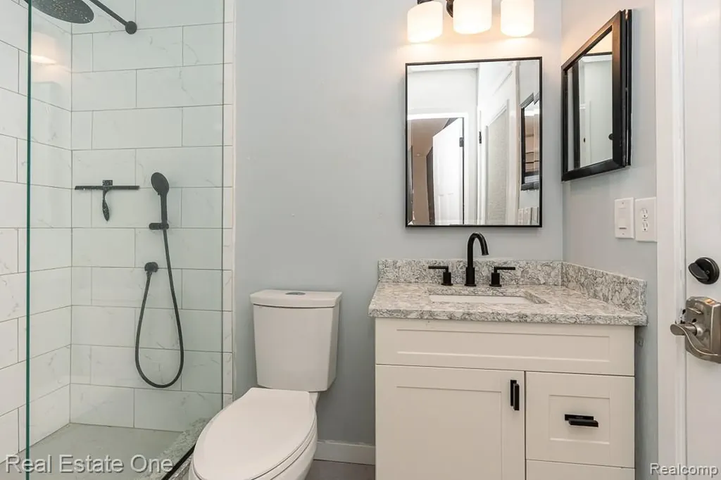 1157 Meadowcrest Drive Waterford Charter Township MI 48327