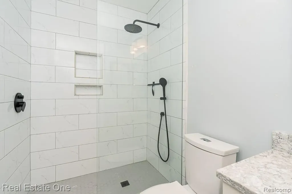 1157 Meadowcrest Drive Waterford Charter Township MI 48327