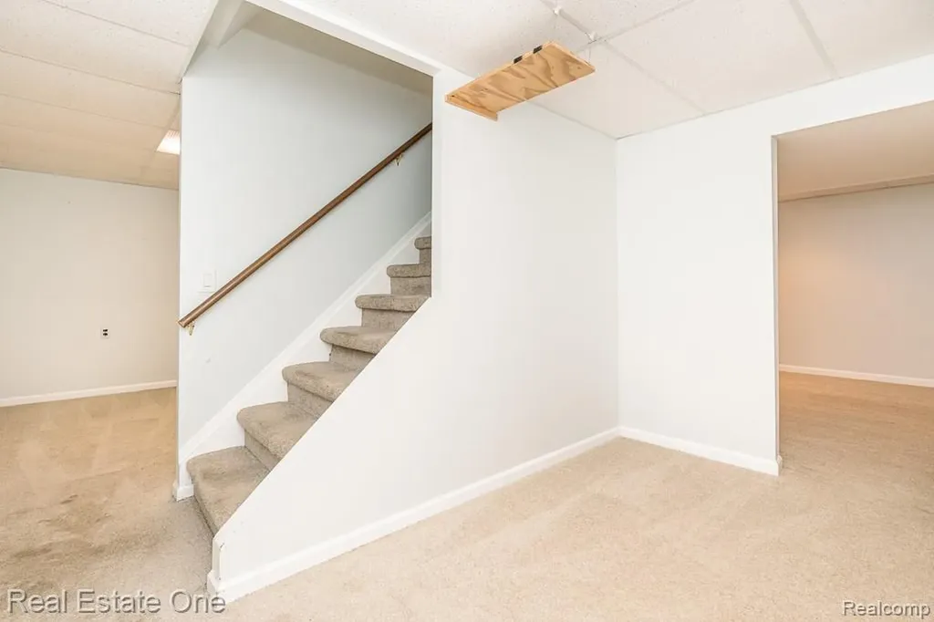 1157 Meadowcrest Drive Waterford Charter Township MI 48327