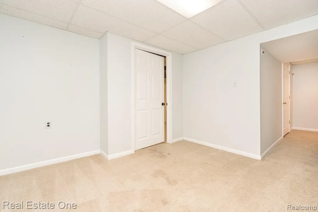 1157 Meadowcrest Drive Waterford Charter Township MI 48327