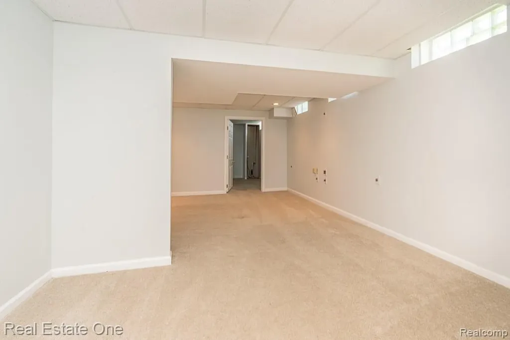 1157 Meadowcrest Drive Waterford Charter Township MI 48327