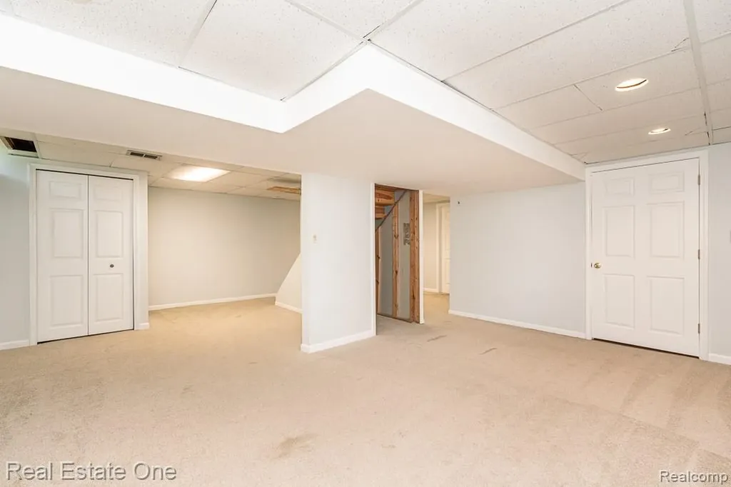1157 Meadowcrest Drive Waterford Charter Township MI 48327