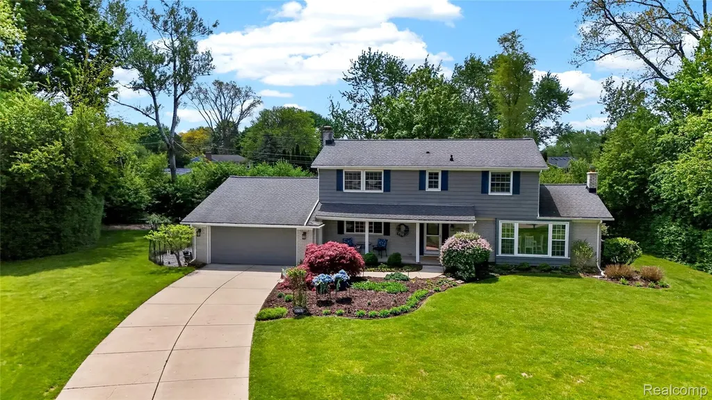 3717 Tyrconnel Court West Bloomfield Charter Township MI 48323