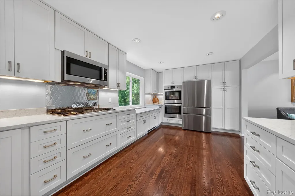 3717 Tyrconnel Court West Bloomfield Charter Township MI 48323