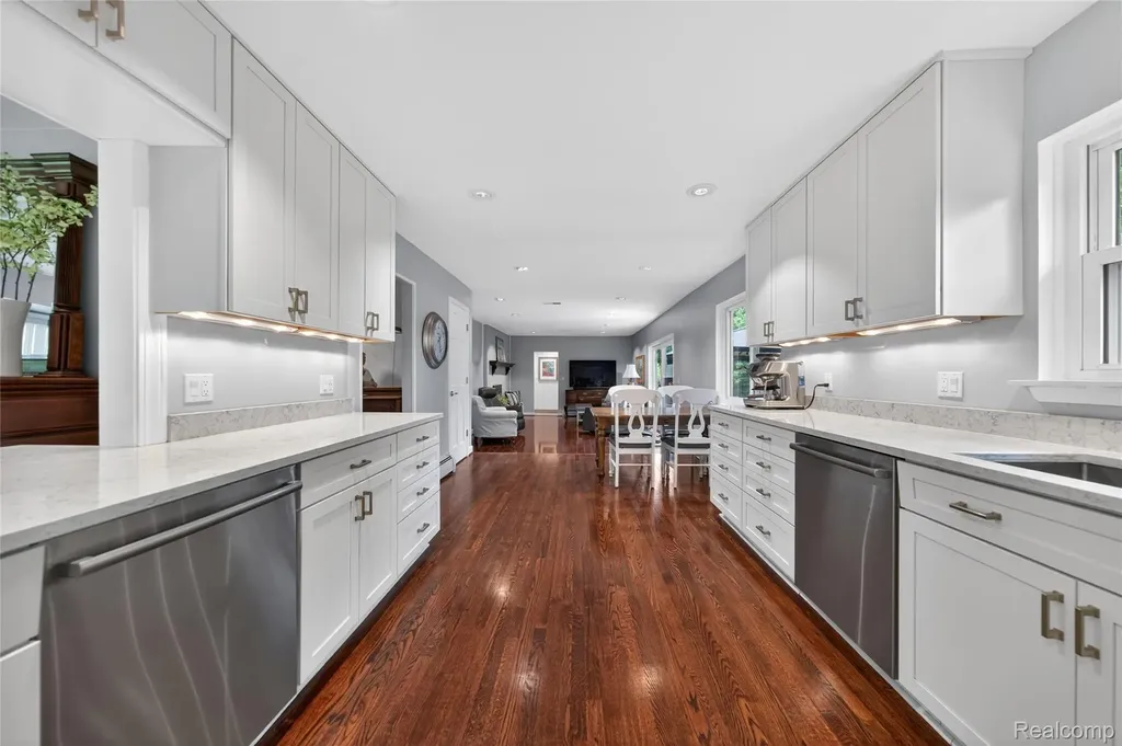 3717 Tyrconnel Court West Bloomfield Charter Township MI 48323