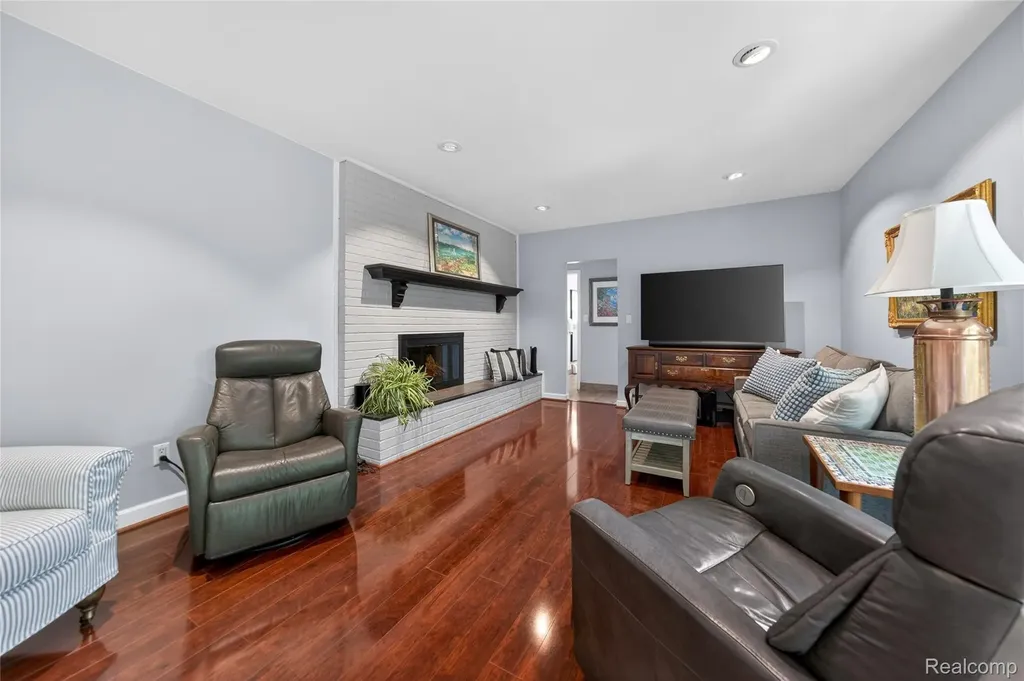 3717 Tyrconnel Court West Bloomfield Charter Township MI 48323