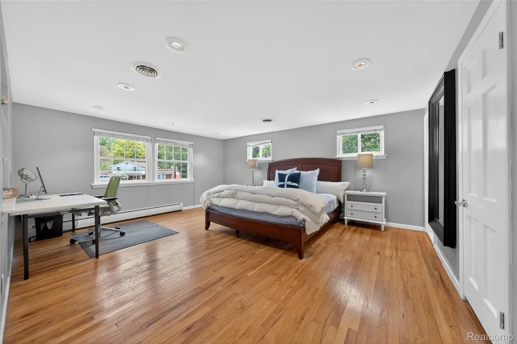 3717 Tyrconnel Court West Bloomfield Charter Township MI 48323