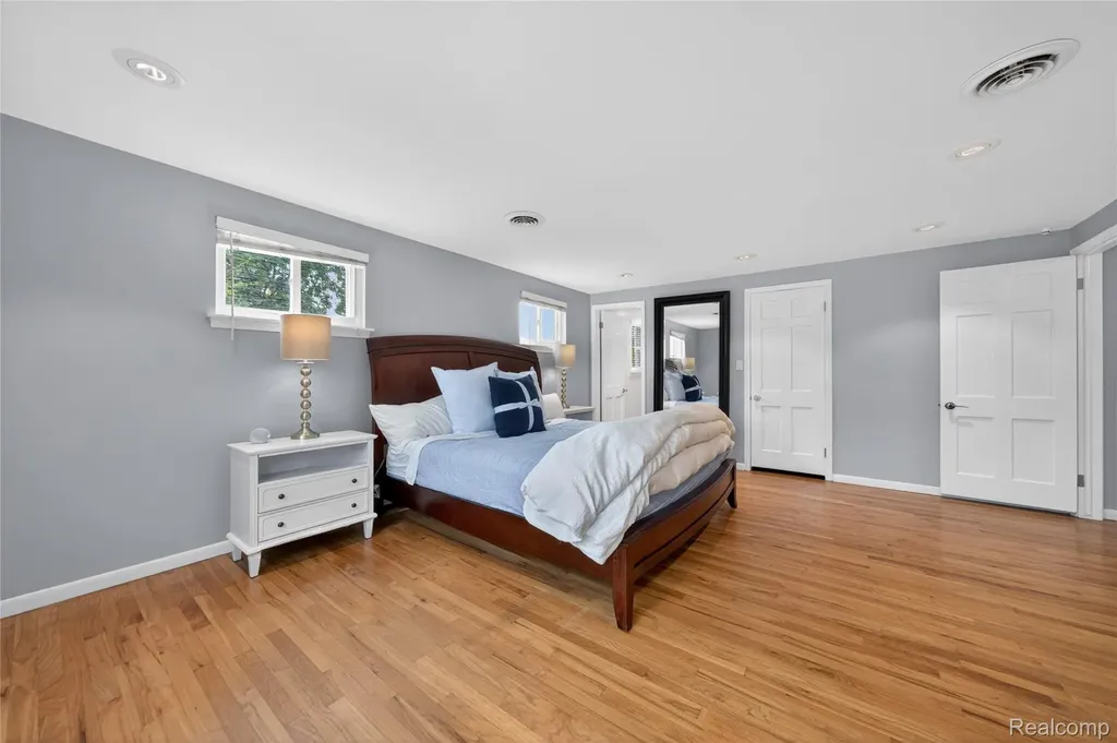 3717 Tyrconnel Court West Bloomfield Charter Township MI 48323