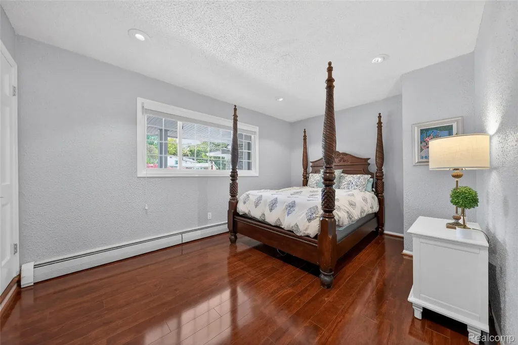 3717 Tyrconnel Court West Bloomfield Charter Township MI 48323