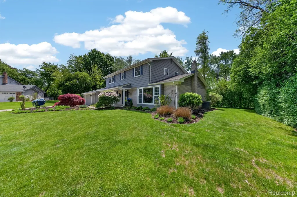 3717 Tyrconnel Court West Bloomfield Charter Township MI 48323