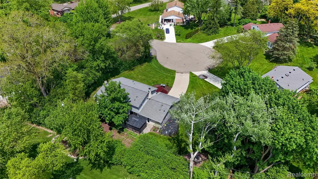 3717 Tyrconnel Court West Bloomfield Charter Township MI 48323