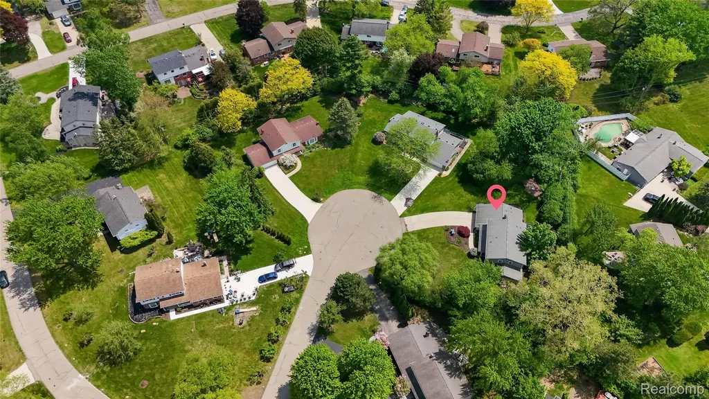 3717 Tyrconnel Court West Bloomfield Charter Township MI 48323