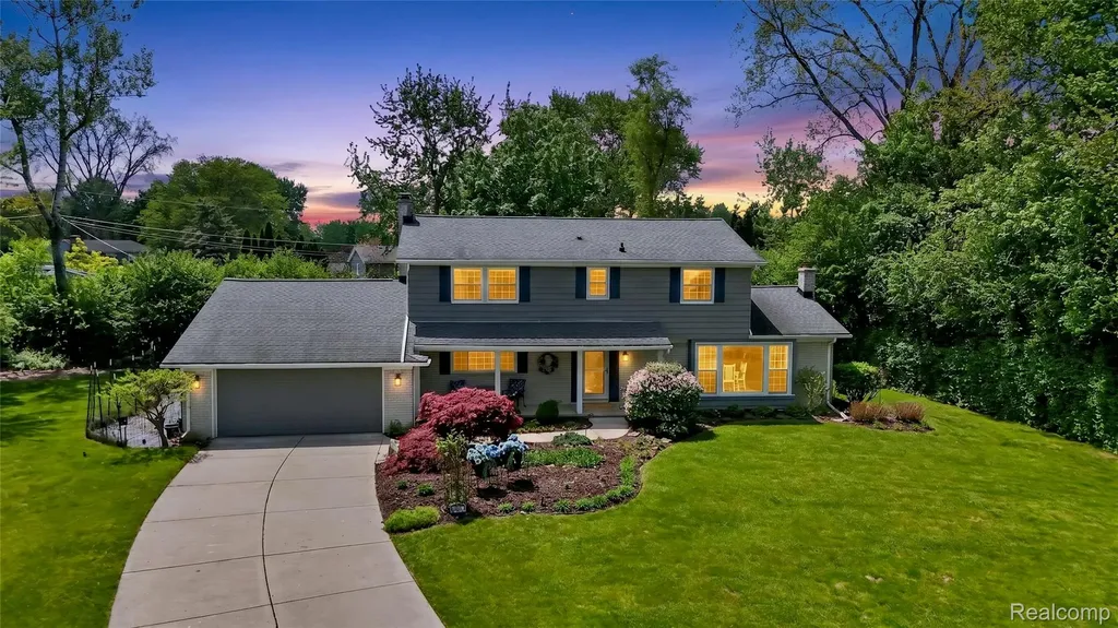 3717 Tyrconnel Court West Bloomfield Charter Township MI 48323