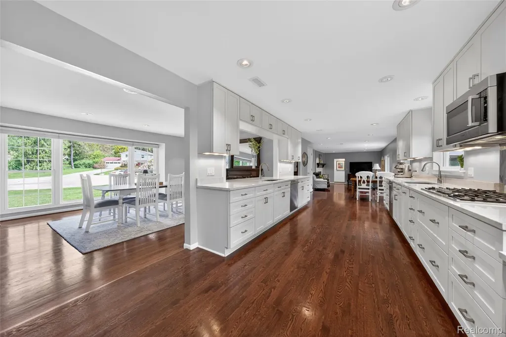 3717 Tyrconnel Court West Bloomfield Charter Township MI 48323