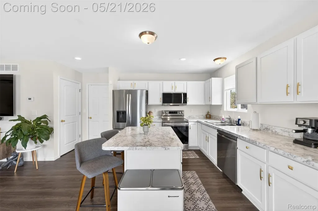 3969 Lotus Landing Circle Waterford Charter Township MI 48329