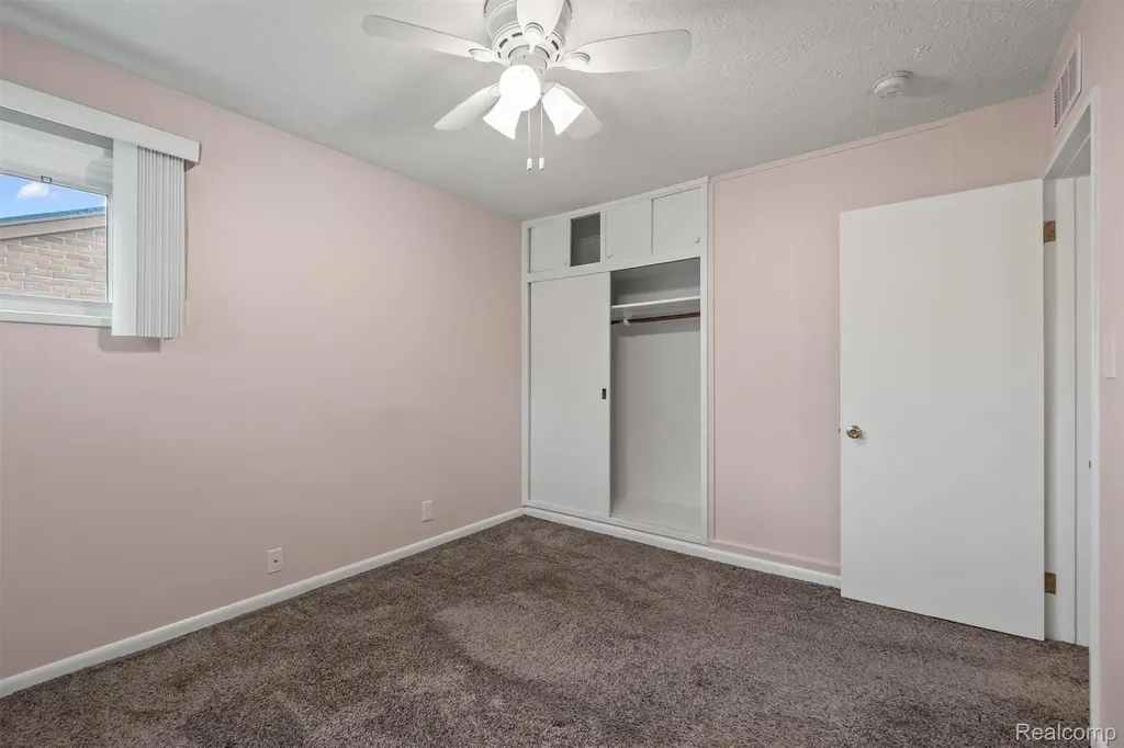 519 Essex Street Clawson City MI 48017