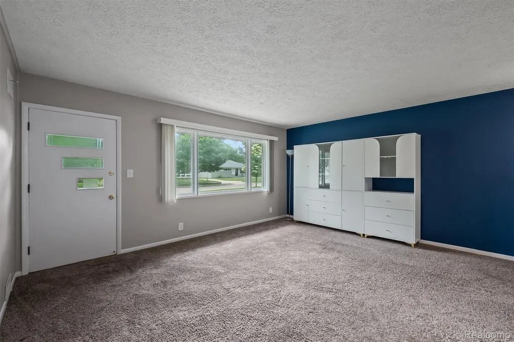 519 Essex Street Clawson City MI 48017