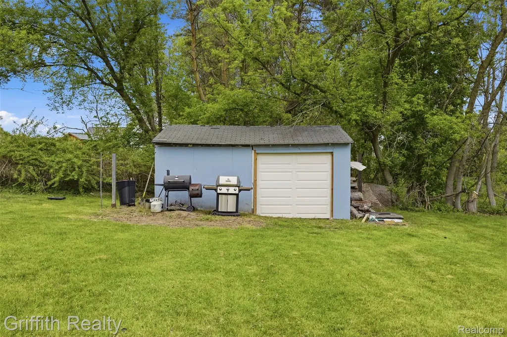 9198 Silver Lake Road Argentine Township MI 48451