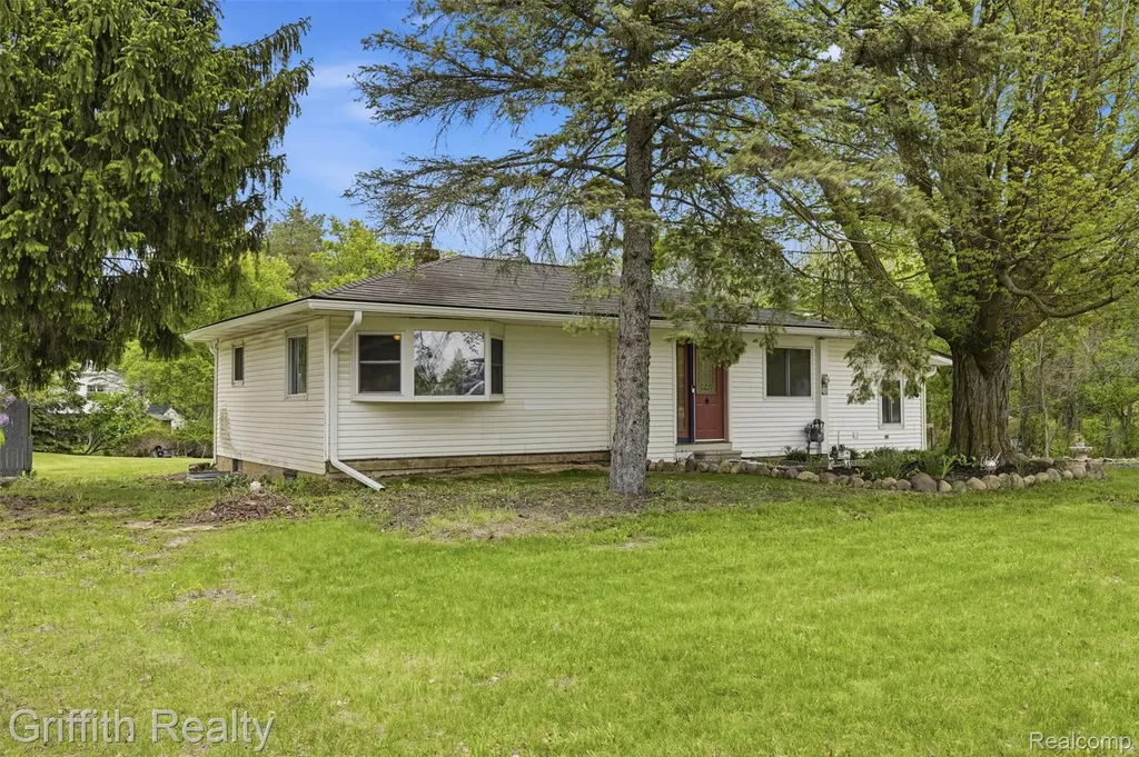 9198 Silver Lake Road Argentine Township MI 48451