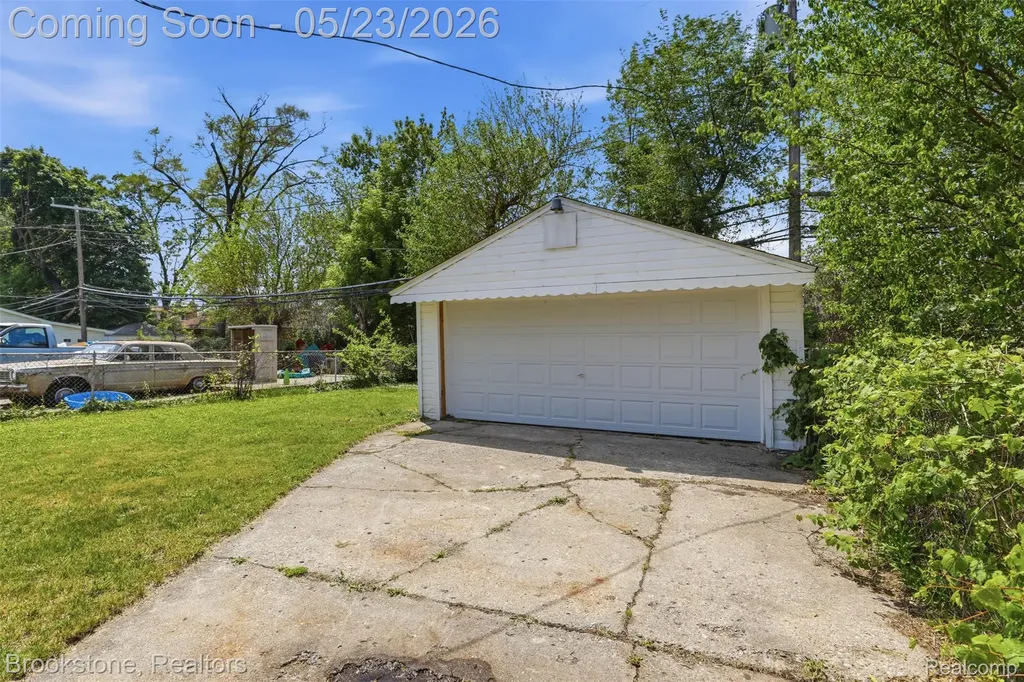 19759 Strathmoor Street Detroit City MI 48235