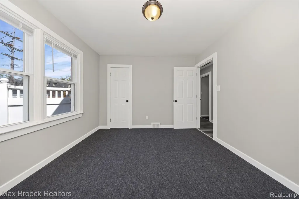 1122 Symes Court Royal Oak City MI 48067