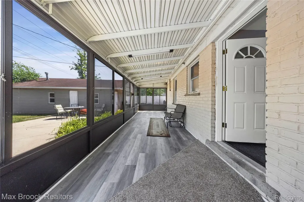1122 Symes Court Royal Oak City MI 48067