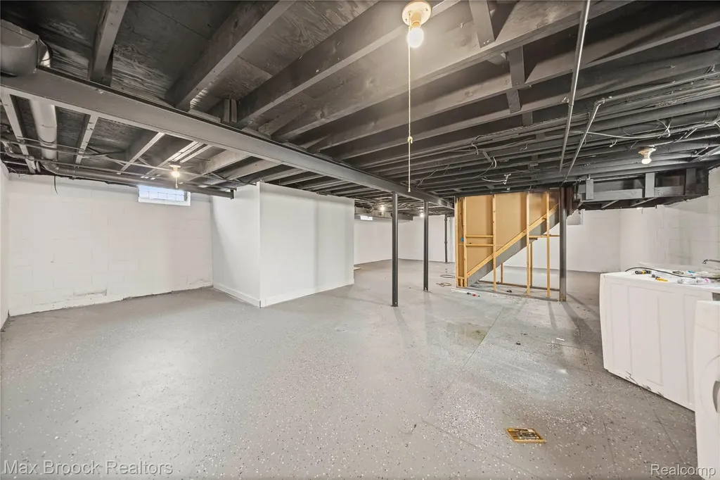1122 Symes Court Royal Oak City MI 48067