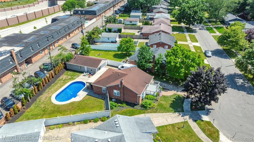 1122 Symes Court Royal Oak City MI 48067