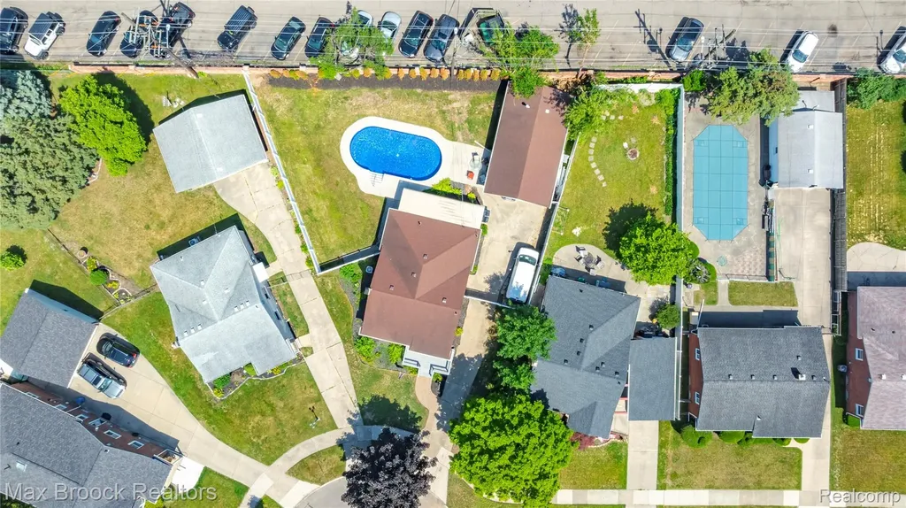 1122 Symes Court Royal Oak City MI 48067