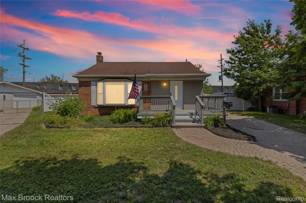 1122 Symes Court Royal Oak City MI 48067