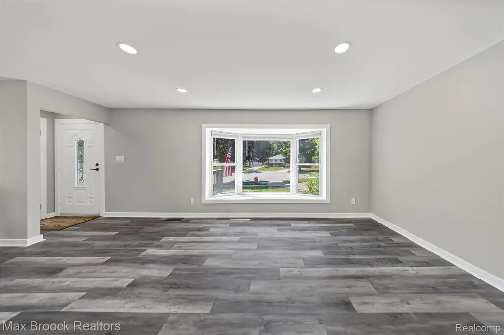 1122 Symes Court Royal Oak City MI 48067