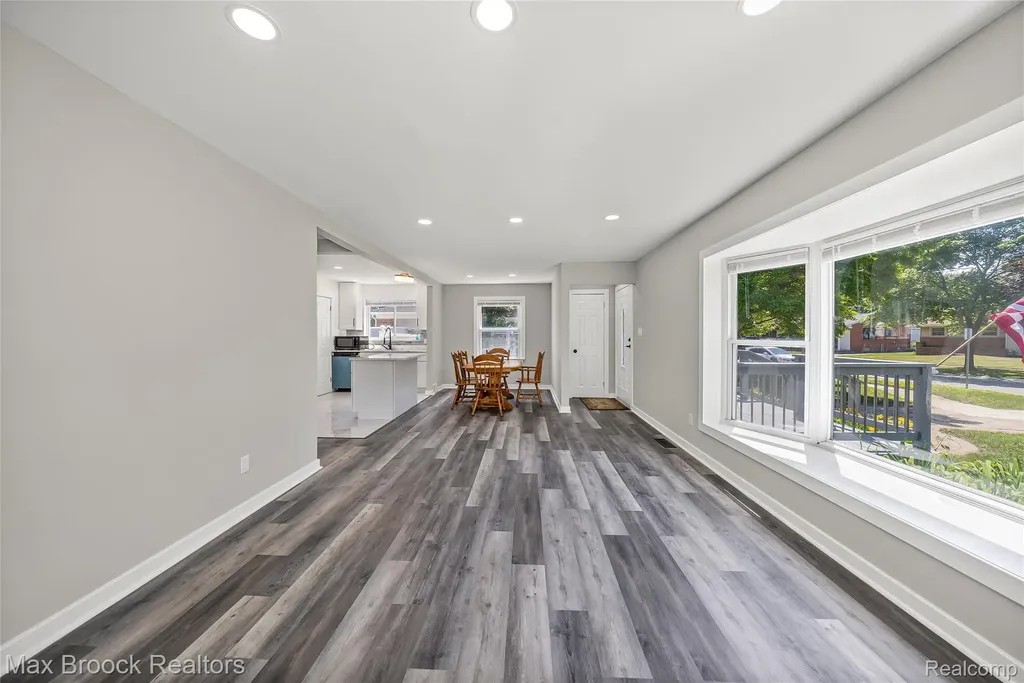 1122 Symes Court Royal Oak City MI 48067
