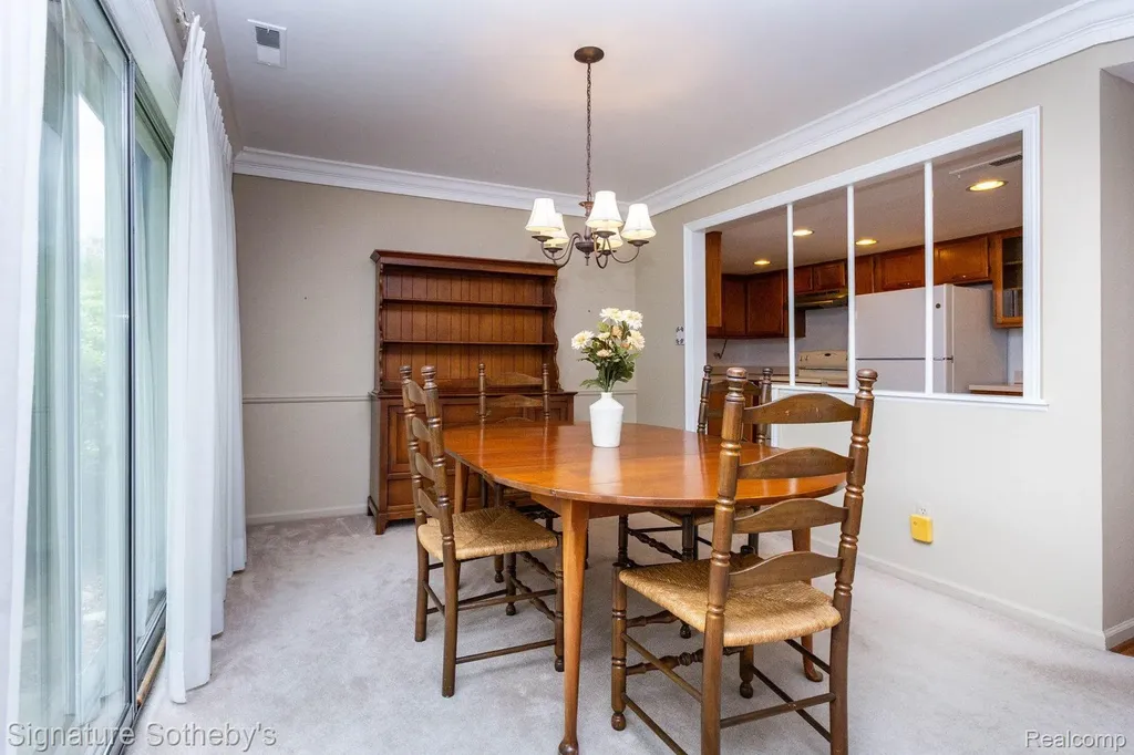 19710 W 13 Mile Road Beverly Hills Village MI 48025